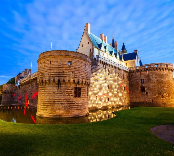 Le château des Ducs de Bretagne à Nantes proche de l'hôtel Mercure