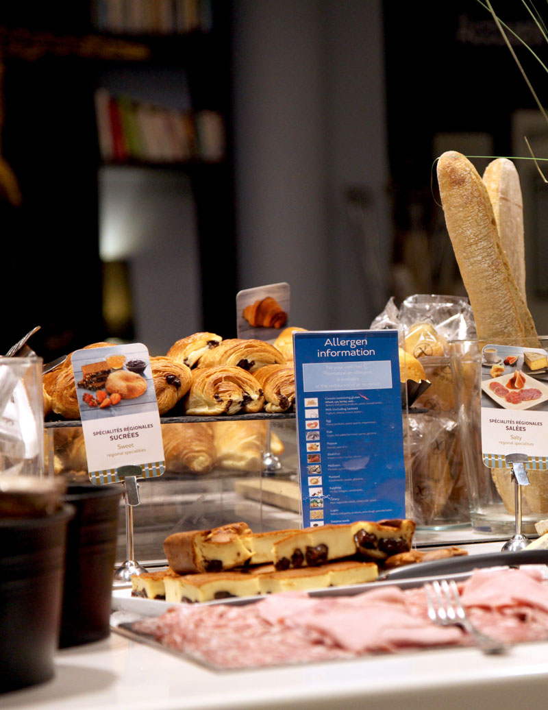 Services de l'h&ocirc;tel Mercure petit d&eacute;jeuner