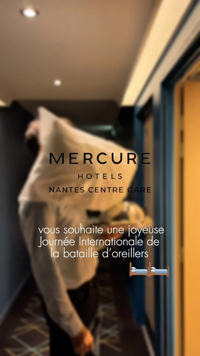 À l’occasion de la Journée internationale de la bataille d’oreillers, on a voulu marquer le coup… à notre façon ! 🛏️😆 

Chez Mercure Nantes Centre Gare, le service est toujours aux petits soins. ✨

Un grand merci à notre équipe pour le jeu (et le fair-play !). 🛌 

#hotelmercurenantes #labrasserie #nantes